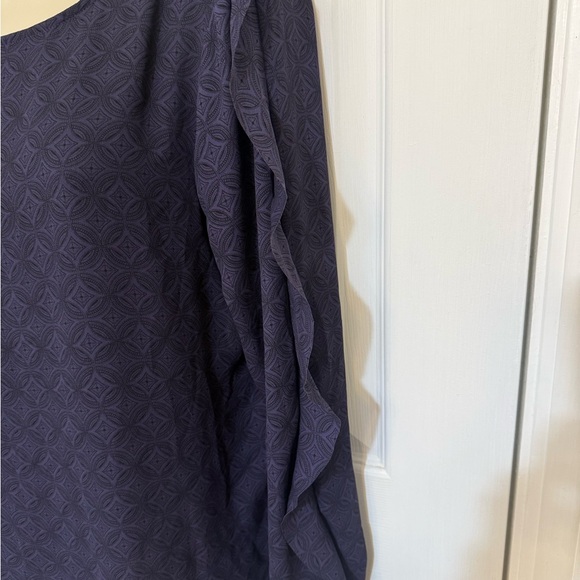 Banana Republic Navy Diamond Jacquard Blouse Sheer Sleeves Size M - Picture 6 of 7